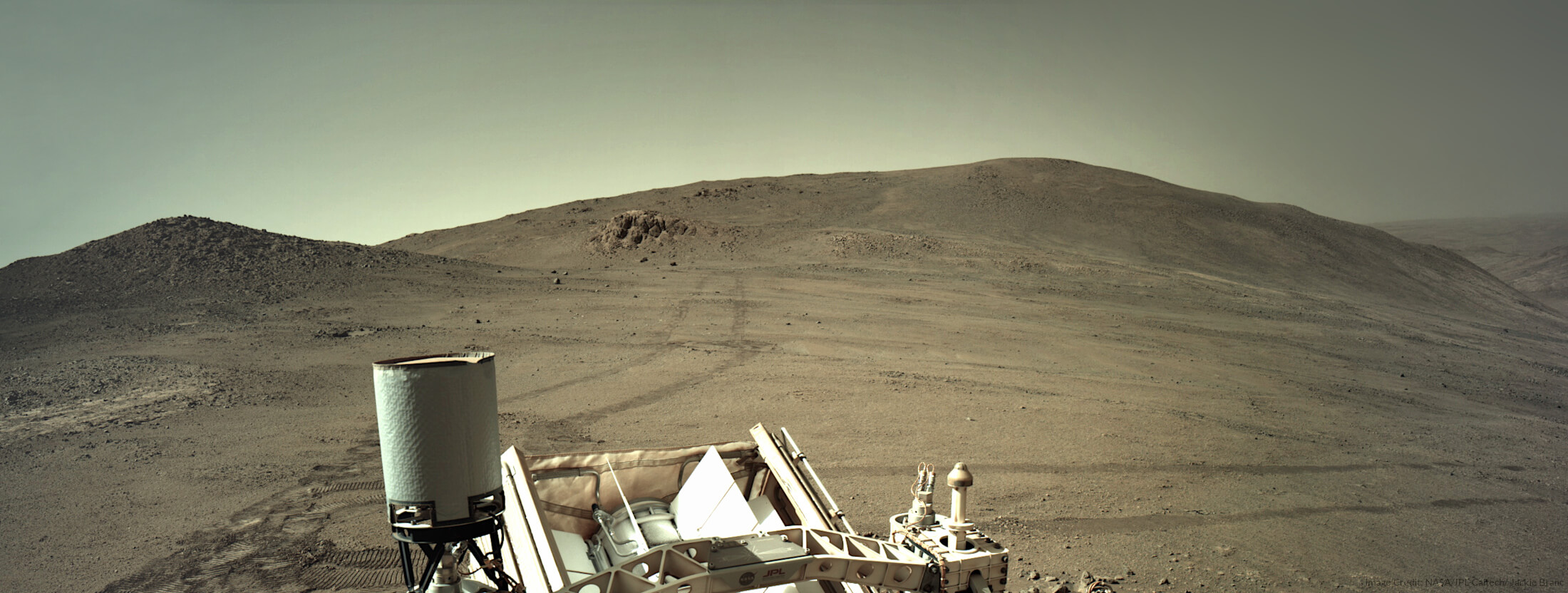 Mars Perseverance Sol 1404: L/R Navigation Cameras (Navcam) / enhanced panorama Jan. 31, 2025 (Sol 1404) / 09:33:14 local solar time source images: Mars_Perseverance_NLF_1404_0791568960_034ECM_N0670000NCAM13403_01_195J Mars_Perseverance_NLF_1404_0791568960_034ECM_N0670000NCAM13403_04_195J Image Credit: NASA/JPL-Caltech/ Jackie Branc